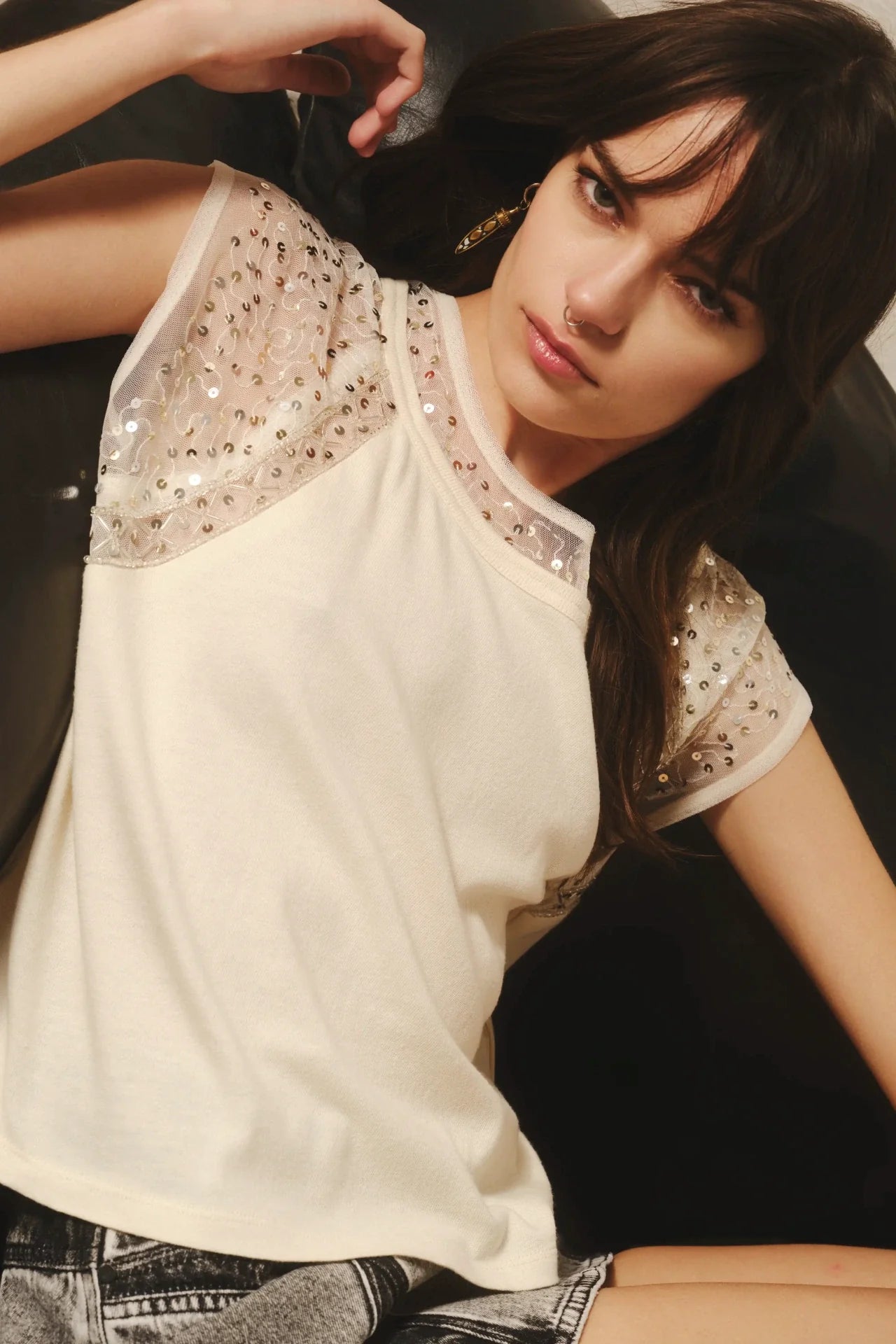 REMERA MINIMAL SEQUINS