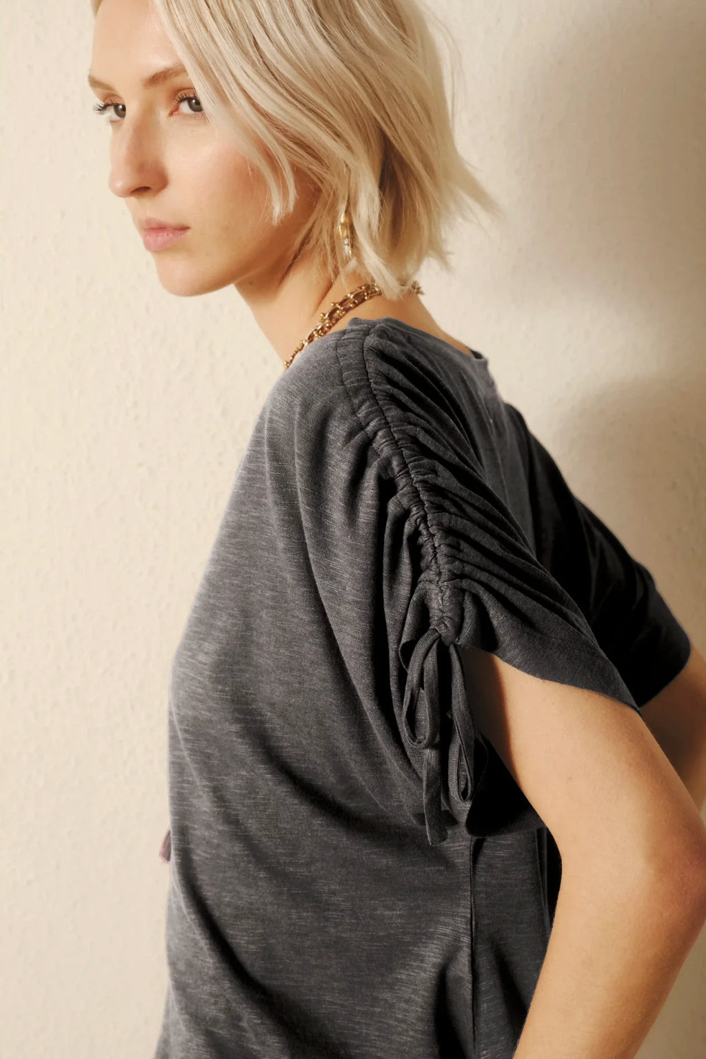 REMERA DESTROY GATHER